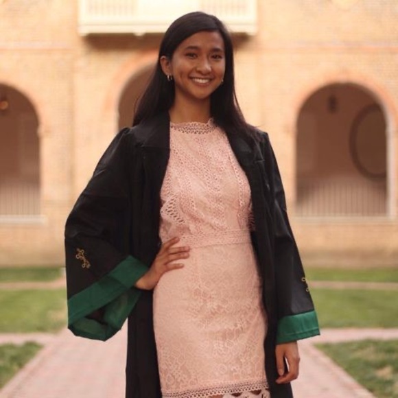 Meet your Posher, Isabelle - Picture 1 of 1